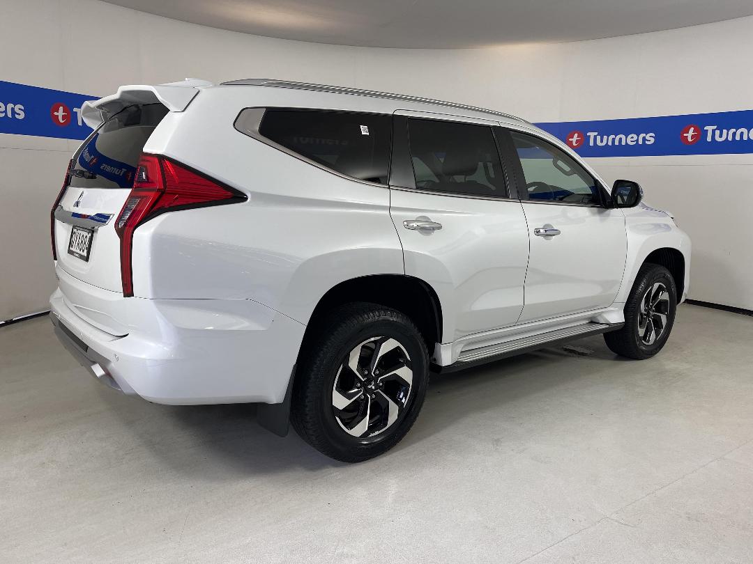 Photo '7' of Mitsubishi Pajero Sport