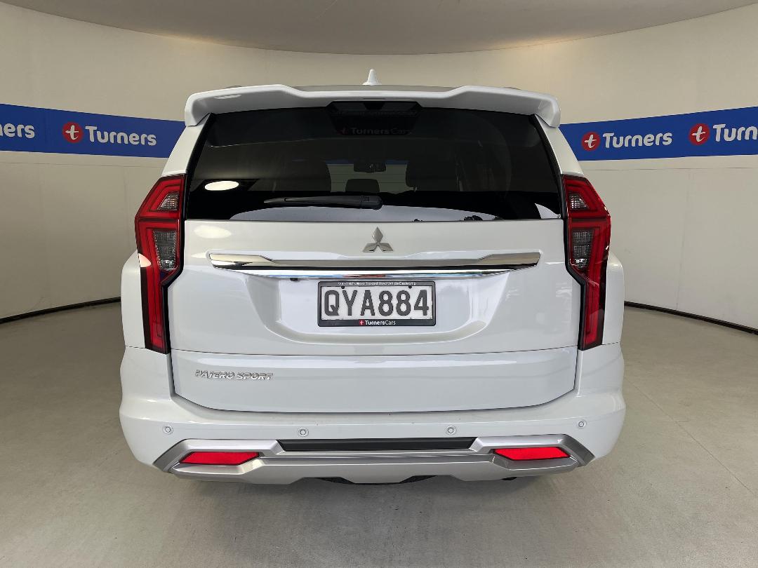 Photo '6' of Mitsubishi Pajero Sport