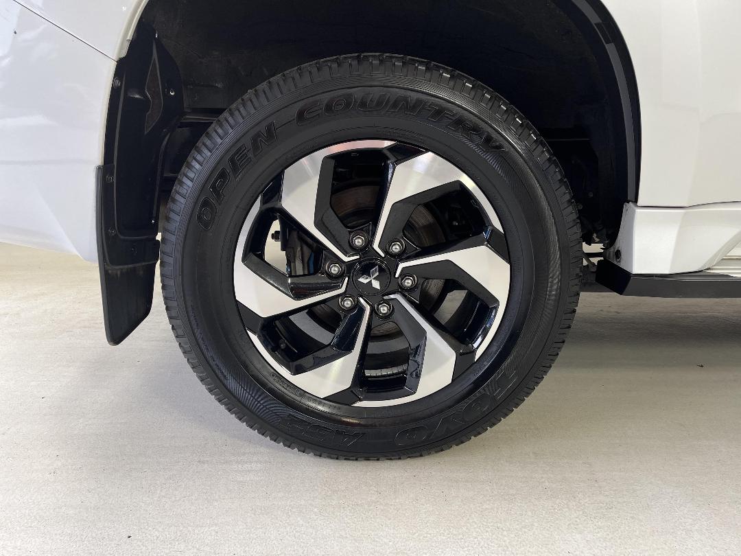 Photo '12' of Mitsubishi Pajero Sport