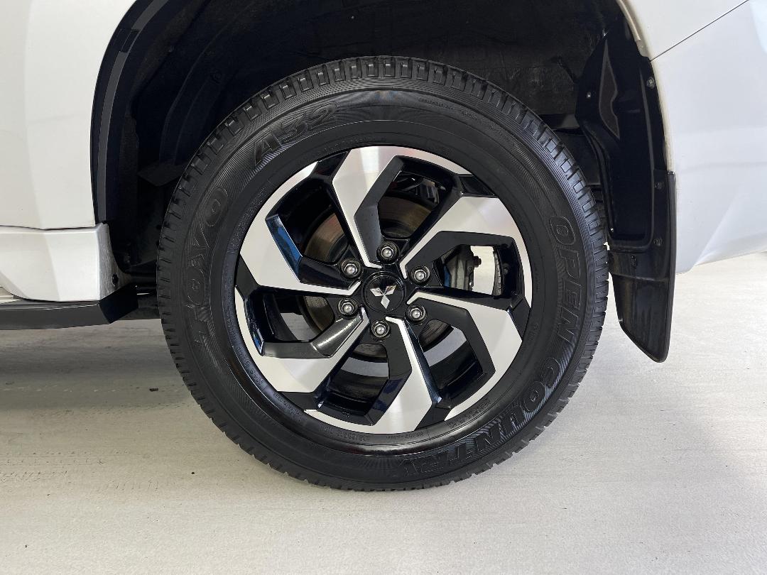 Photo '11' of Mitsubishi Pajero Sport