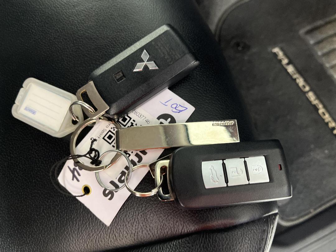 Photo '22' of Mitsubishi Pajero Sport