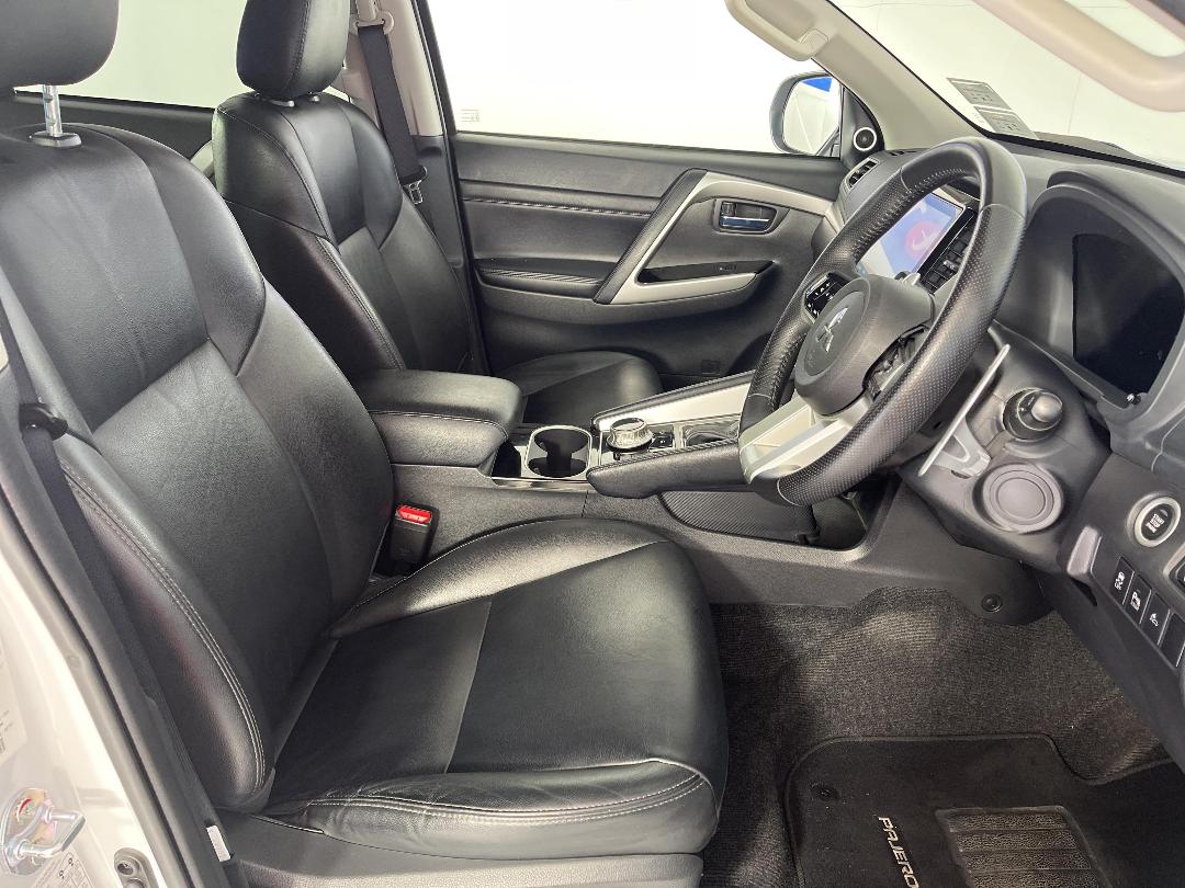 Photo '16' of Mitsubishi Pajero Sport