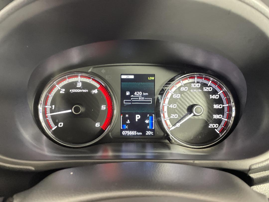 Photo '21' of Mitsubishi Triton