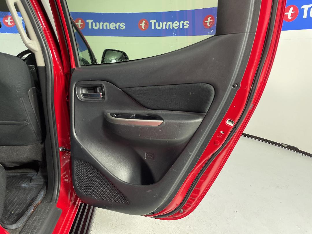 Photo '19' of Mitsubishi Triton