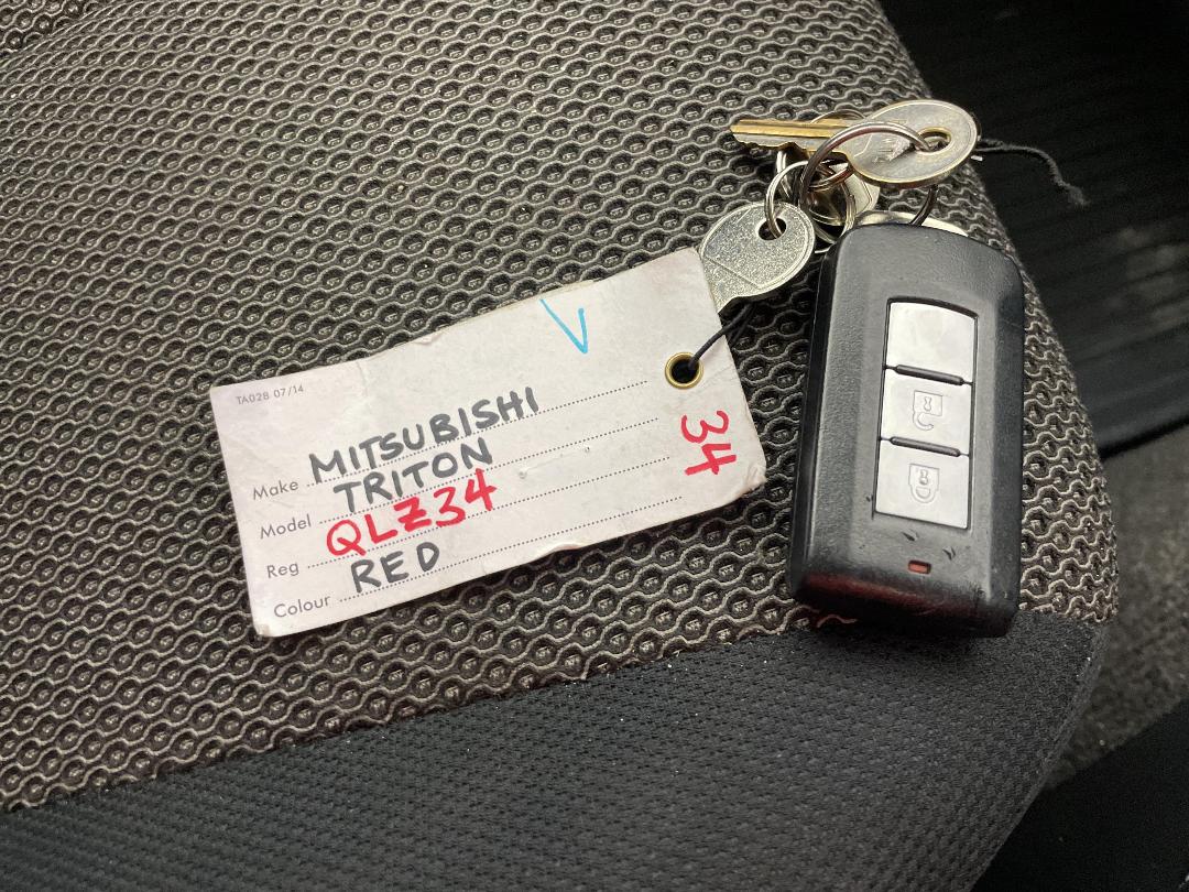 Photo '22' of Mitsubishi Triton