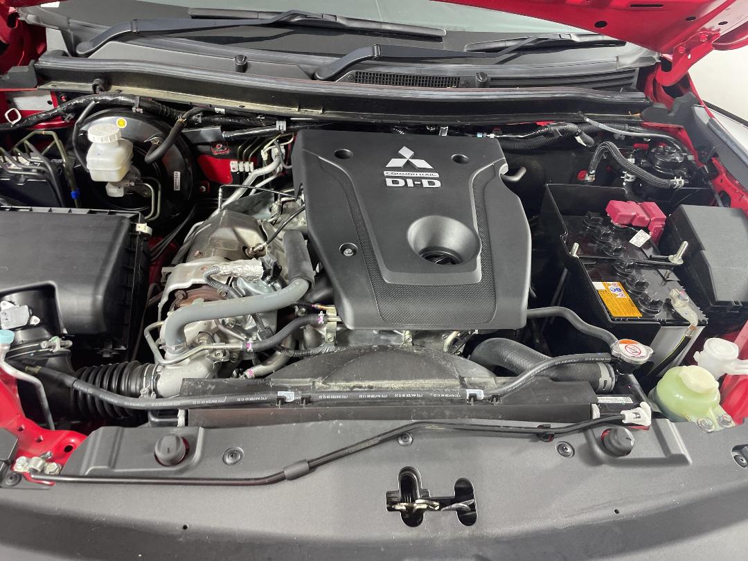 Photo '13' of Mitsubishi Triton