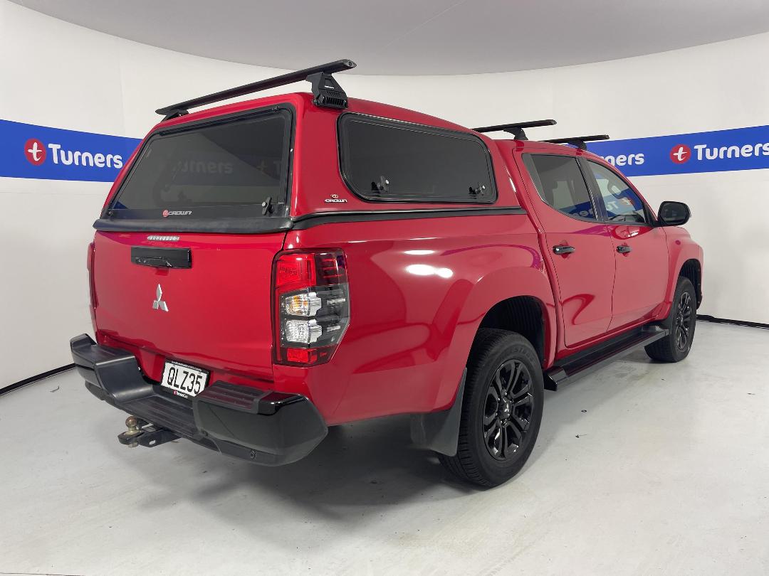 Photo '7' of Mitsubishi Triton