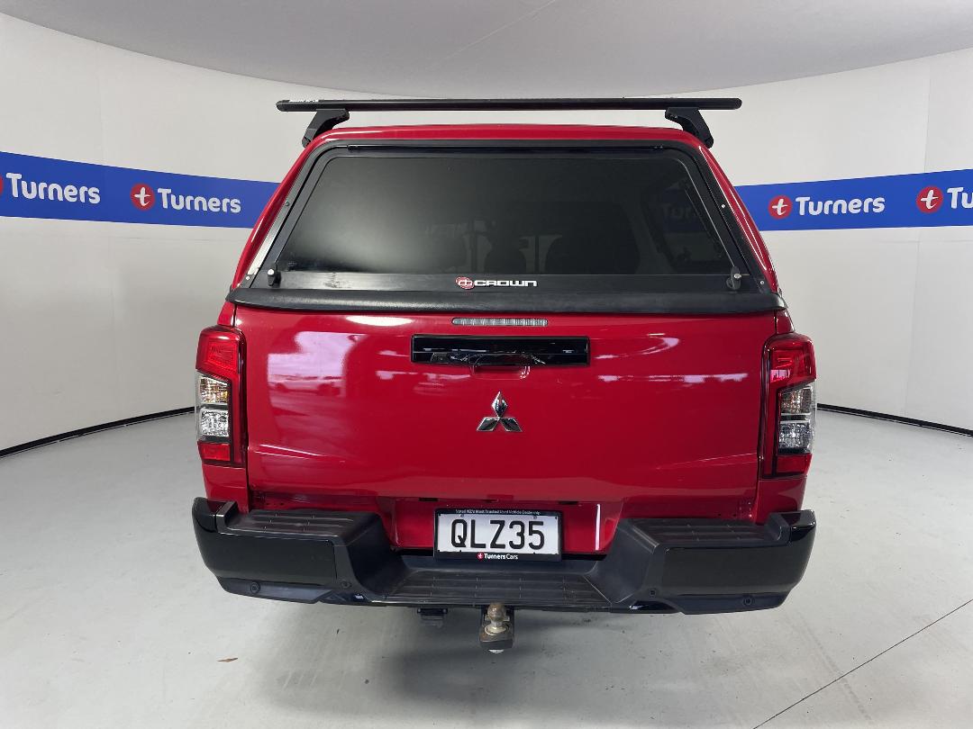 Photo '6' of Mitsubishi Triton