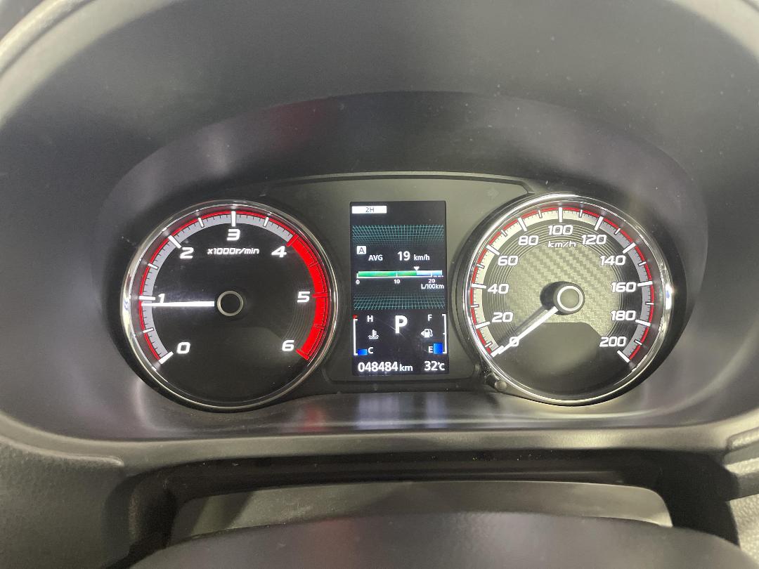 Photo '21' of Mitsubishi Triton