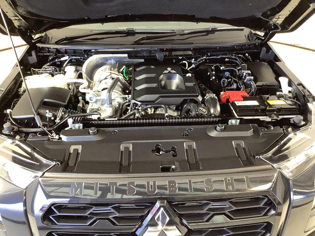 Photo '13' of Mitsubishi Triton