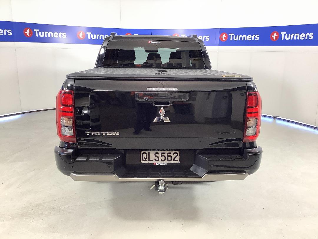 Photo '6' of Mitsubishi Triton