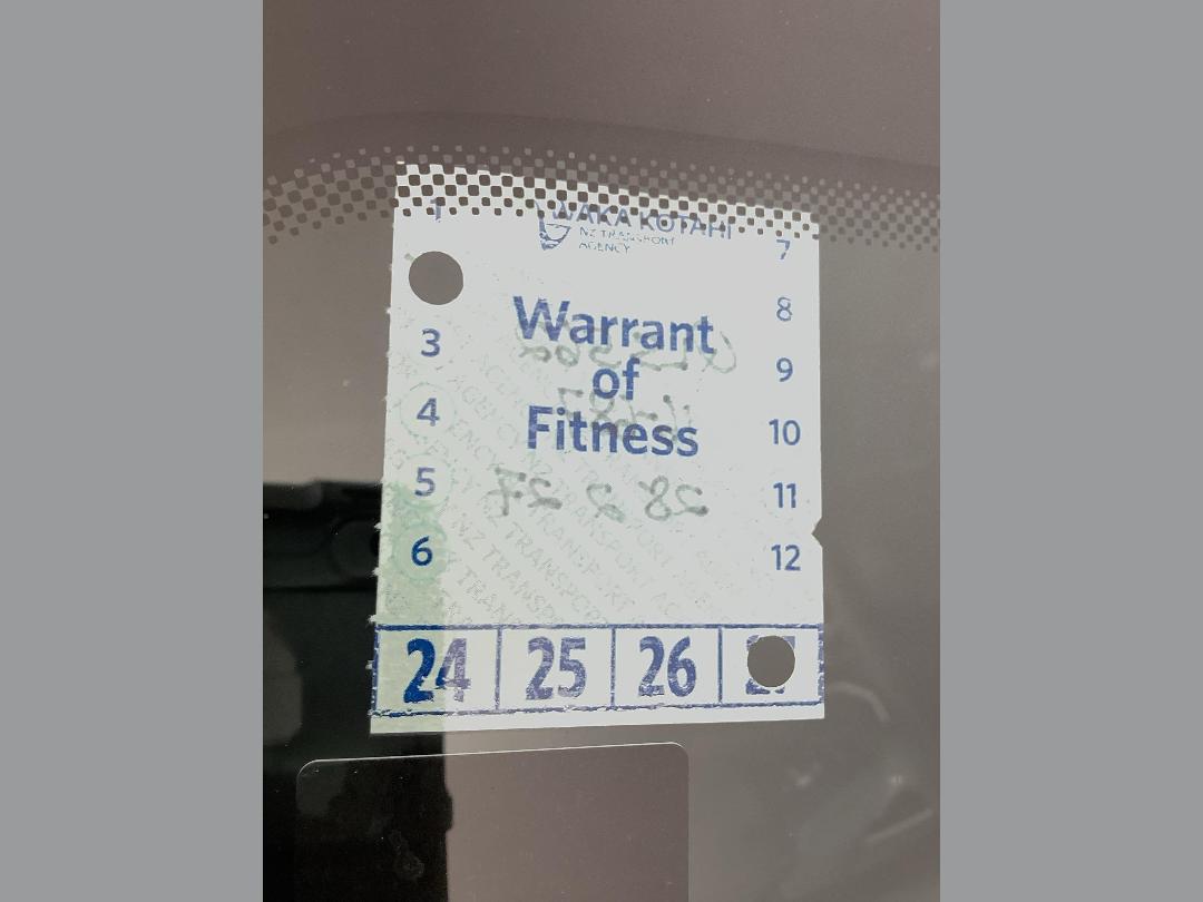 Photo '23' of Mitsubishi Triton