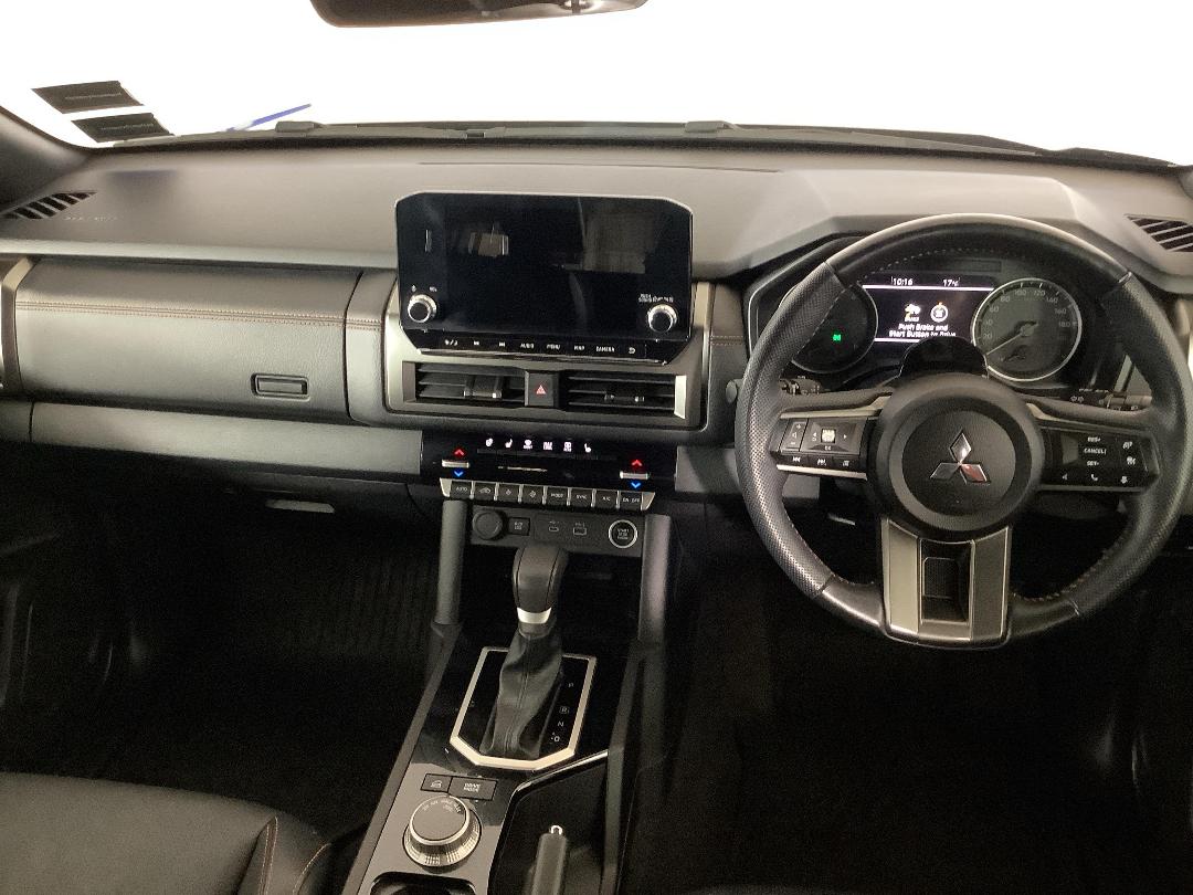 Photo '17' of Mitsubishi Triton