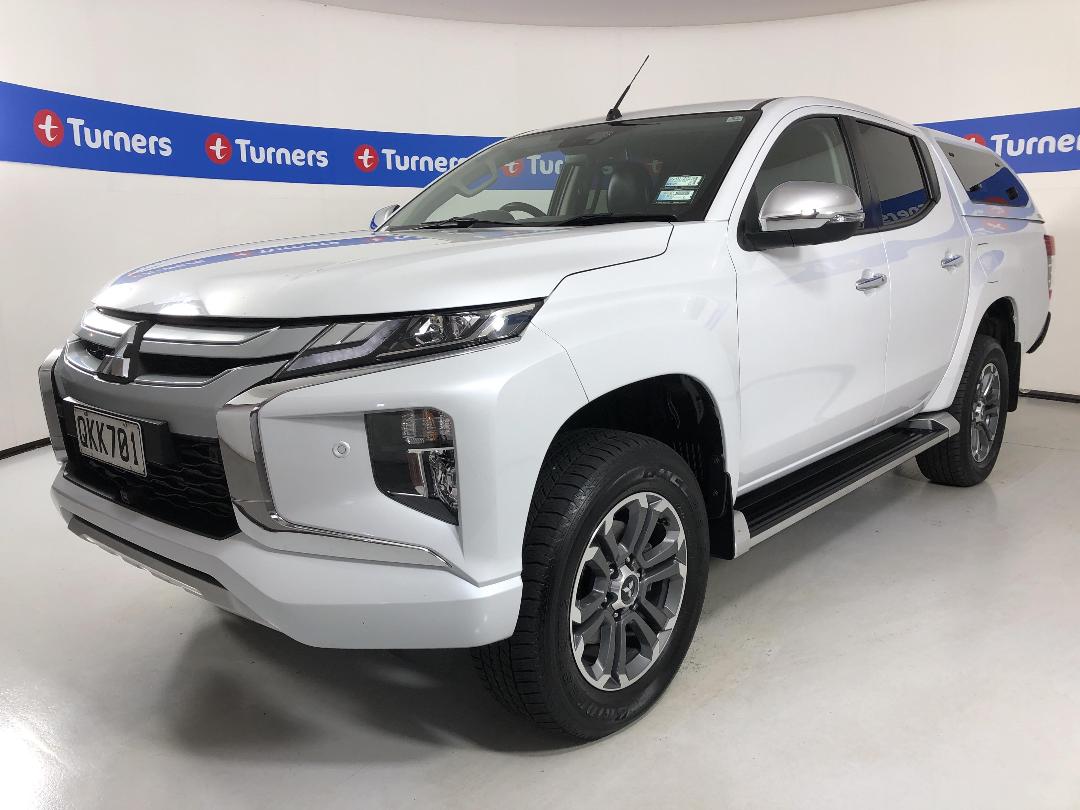 Photo '4' of Mitsubishi Triton