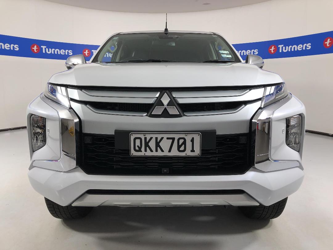 Photo '2' of Mitsubishi Triton