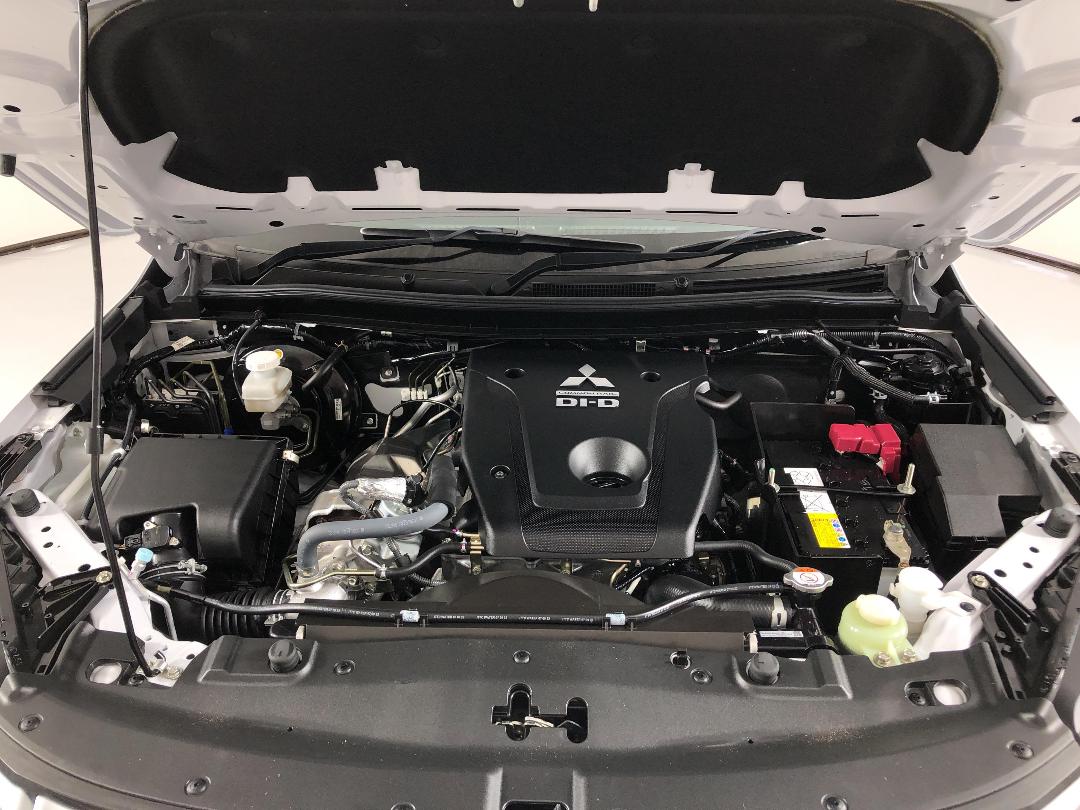 Photo '13' of Mitsubishi Triton