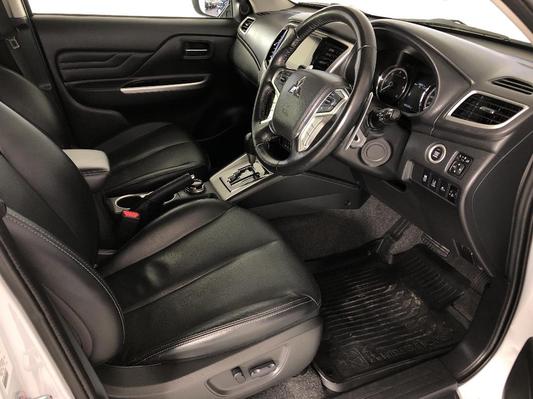 Photo '16' of Mitsubishi Triton