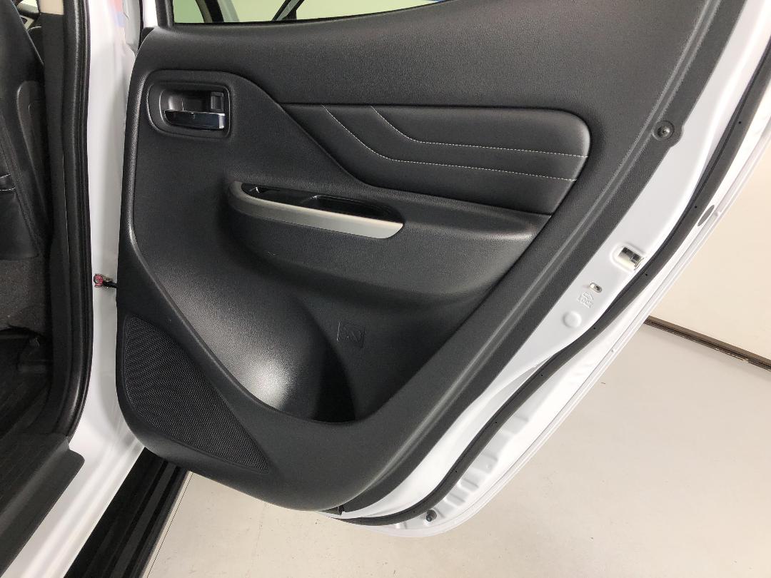 Photo '19' of Mitsubishi Triton