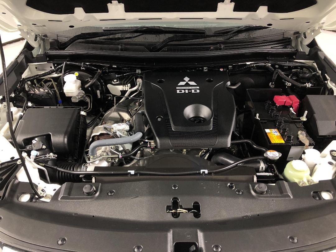 Photo '13' of Mitsubishi Triton