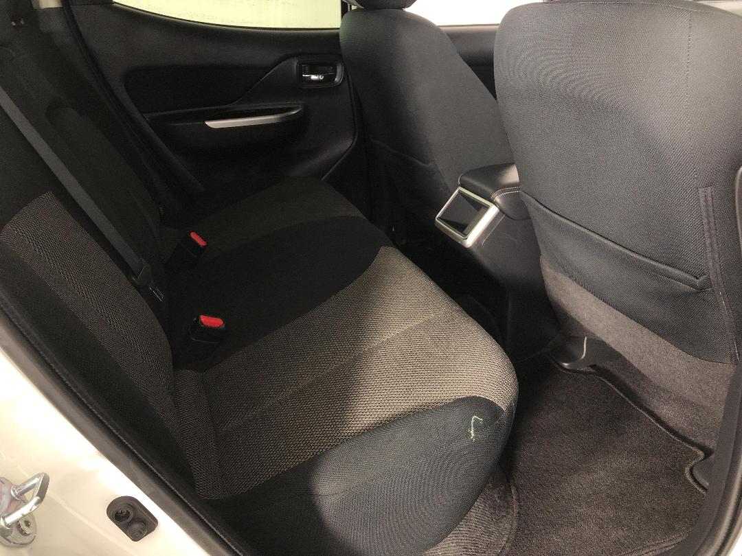 Photo '20' of Mitsubishi Triton