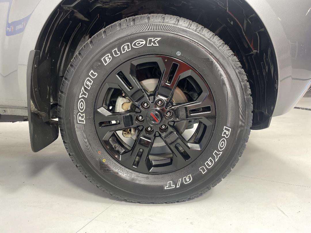 Photo '9' of Nissan Navara