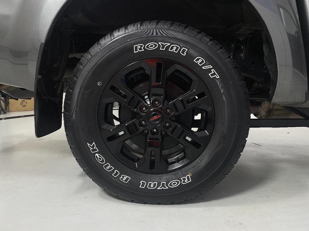 Photo '12' of Nissan Navara