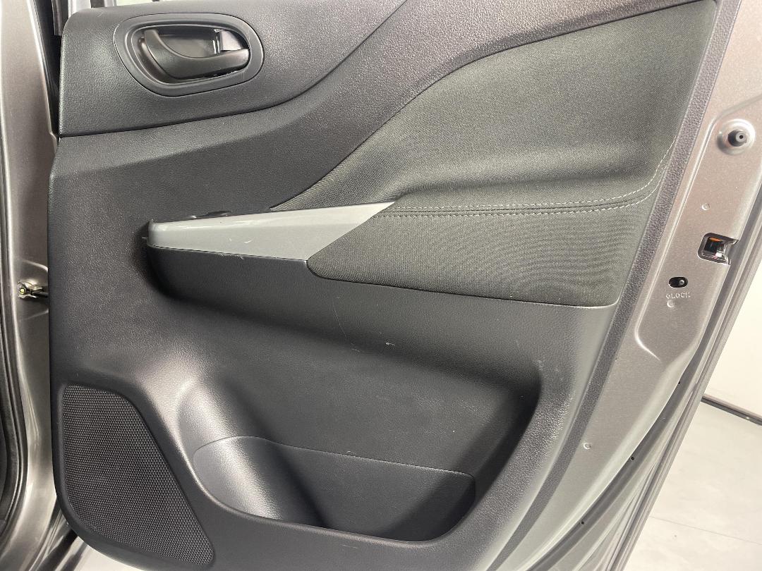 Photo '19' of Nissan Navara