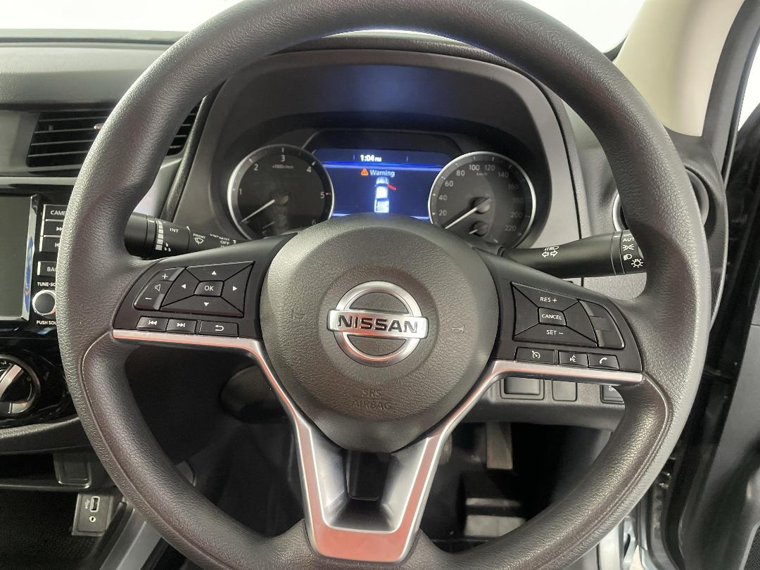 Photo '28' of Nissan Navara Photo '28' of Nissan Navara