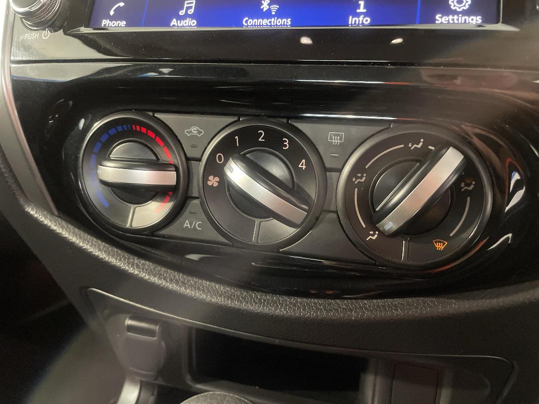 Photo '31' of Nissan Navara Photo '31' of Nissan Navara