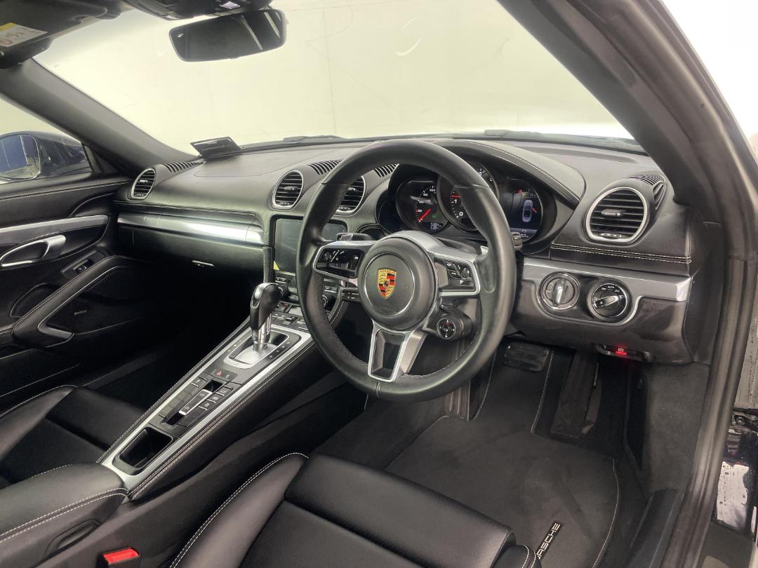 Photo '17' of Porsche 718 Photo '17' of Porsche 718