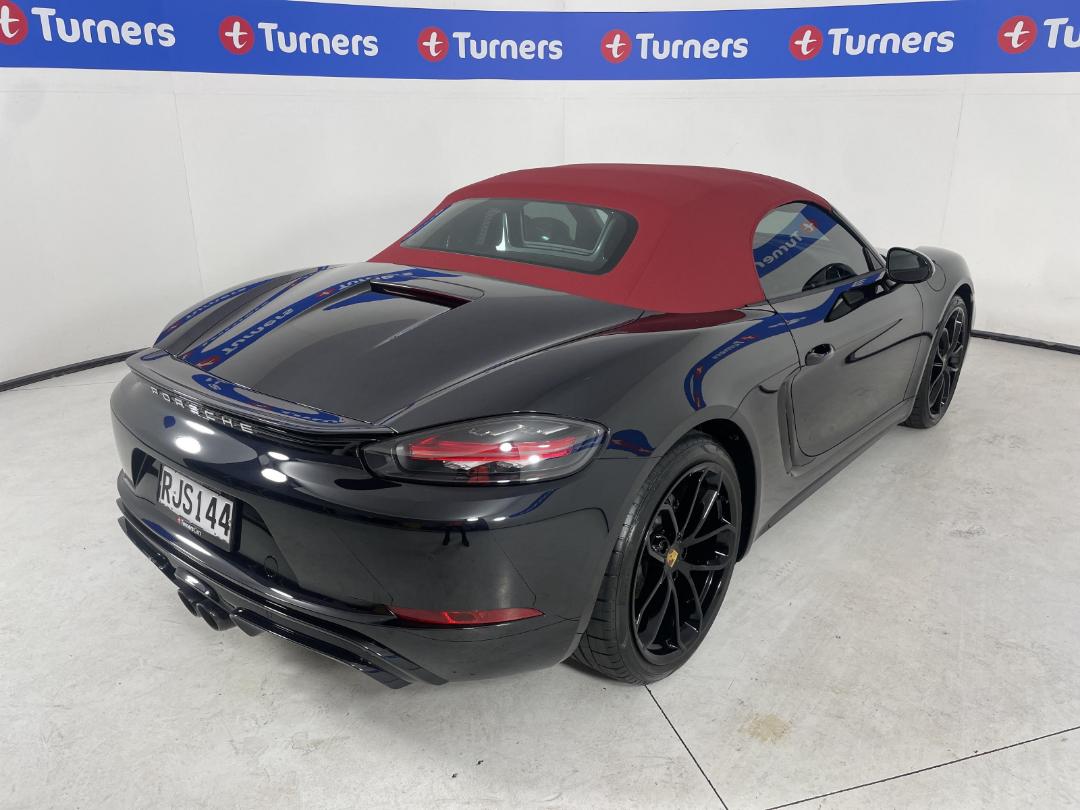 Photo '7' of Porsche 718 Photo '7' of Porsche 718