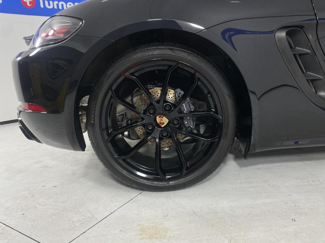 Photo '12' of Porsche 718 Photo '12' of Porsche 718