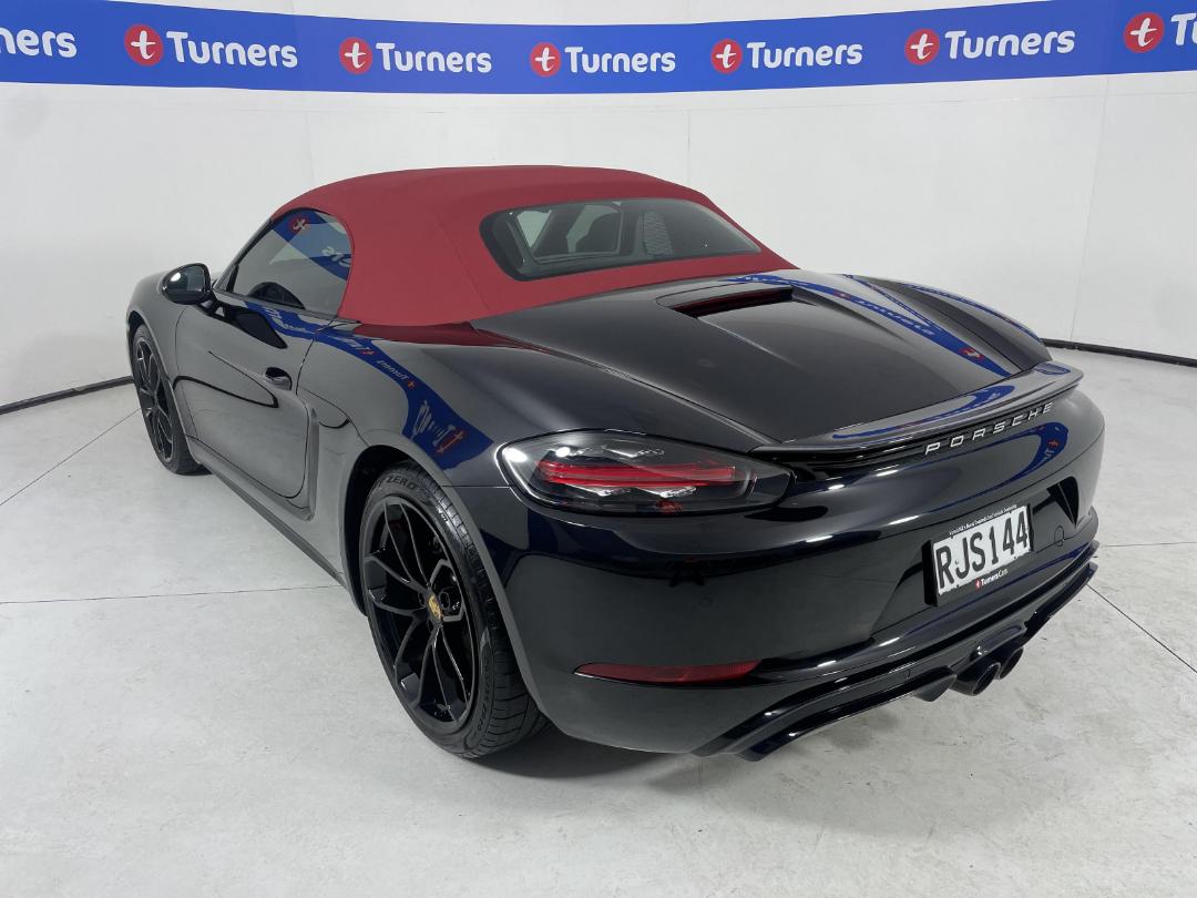 Photo '5' of Porsche 718 Photo '5' of Porsche 718