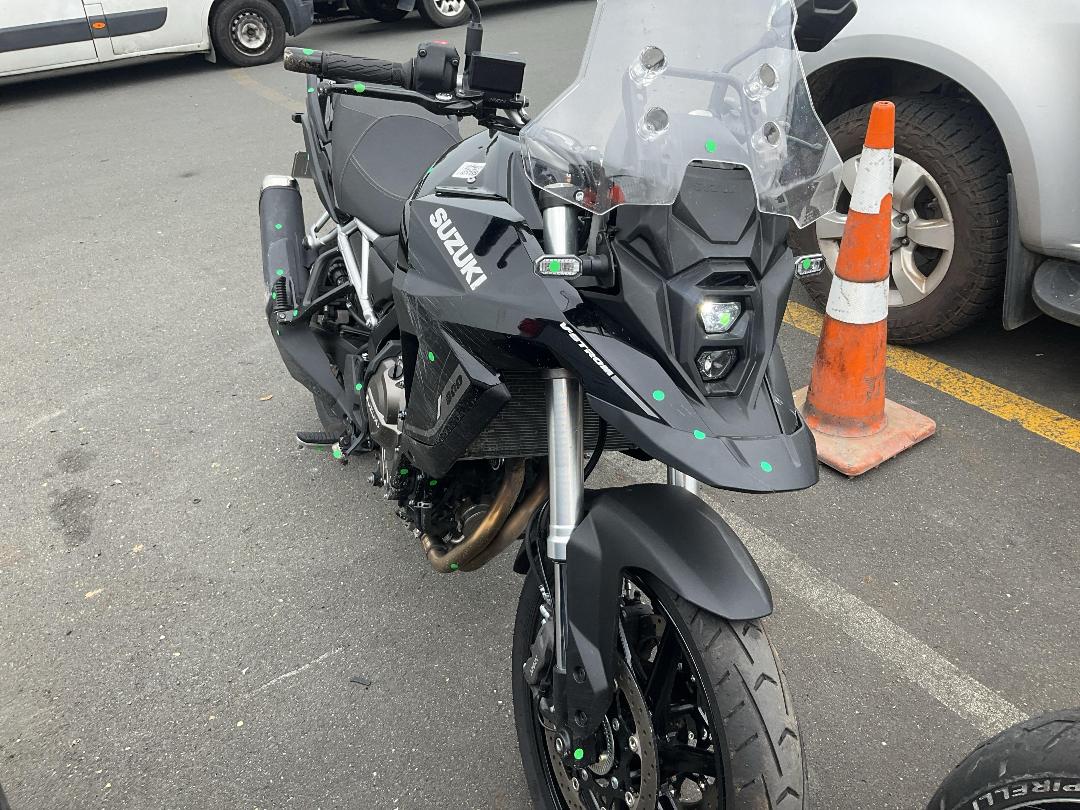 Photo '2' of Suzuki DL800 RQM4 Photo '2' of Suzuki DL800 RQM4