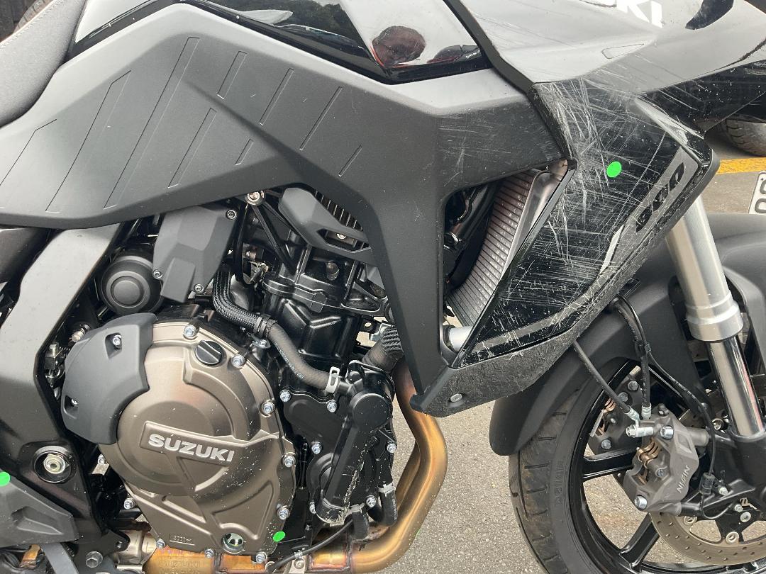 Photo '10' of Suzuki DL800 RQM4 Photo '10' of Suzuki DL800 RQM4