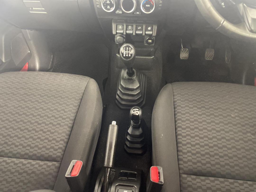 Photo '18' of Suzuki Jimny Photo '18' of Suzuki Jimny