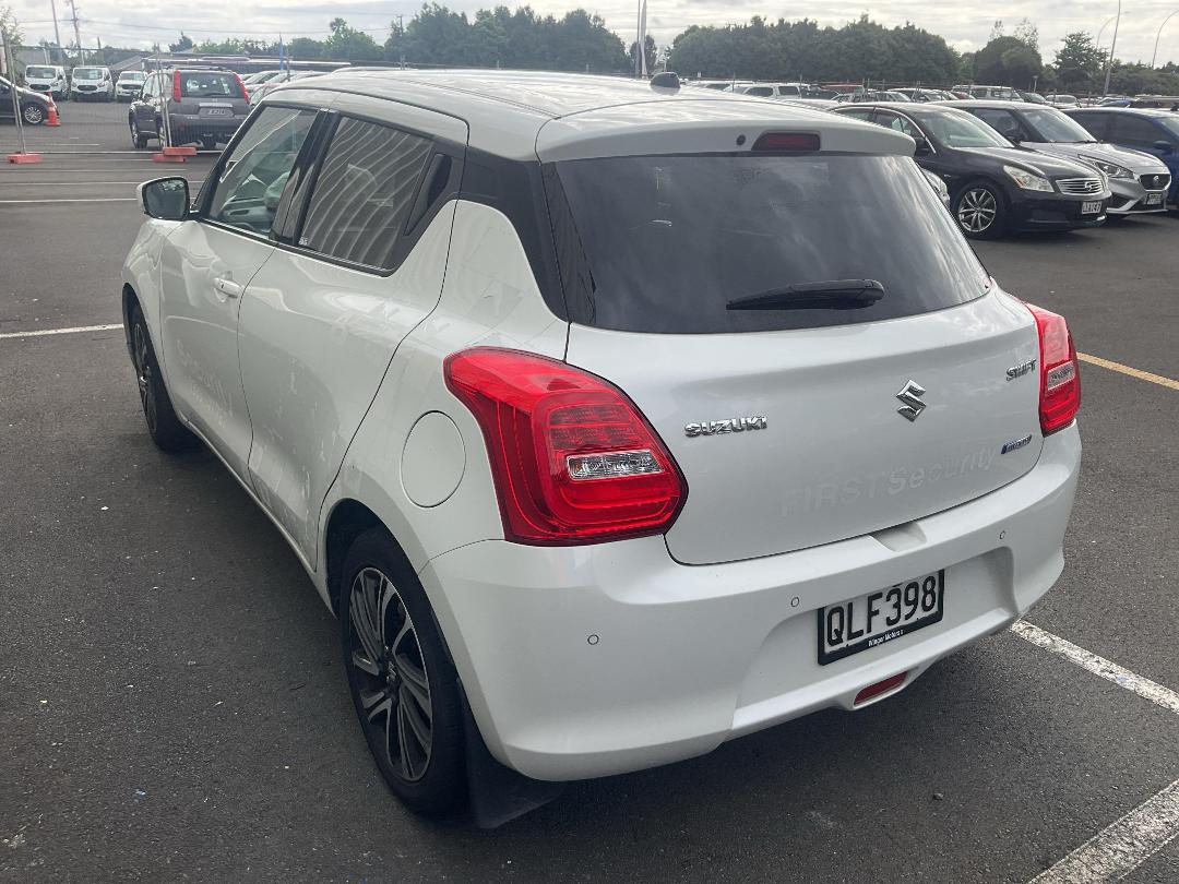 Photo '3' of Suzuki Swift RS Hybrid Photo '3' of Suzuki Swift RS Hybrid