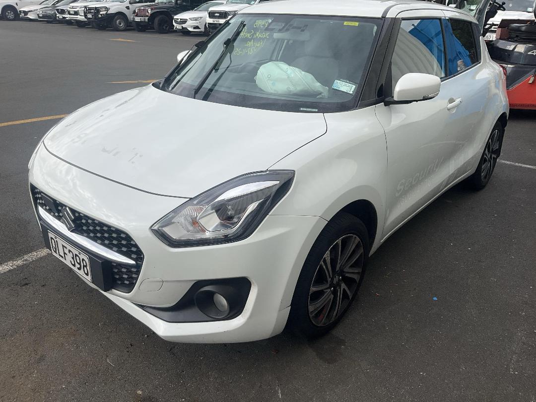 Photo '2' of Suzuki Swift RS Hybrid Photo '2' of Suzuki Swift RS Hybrid