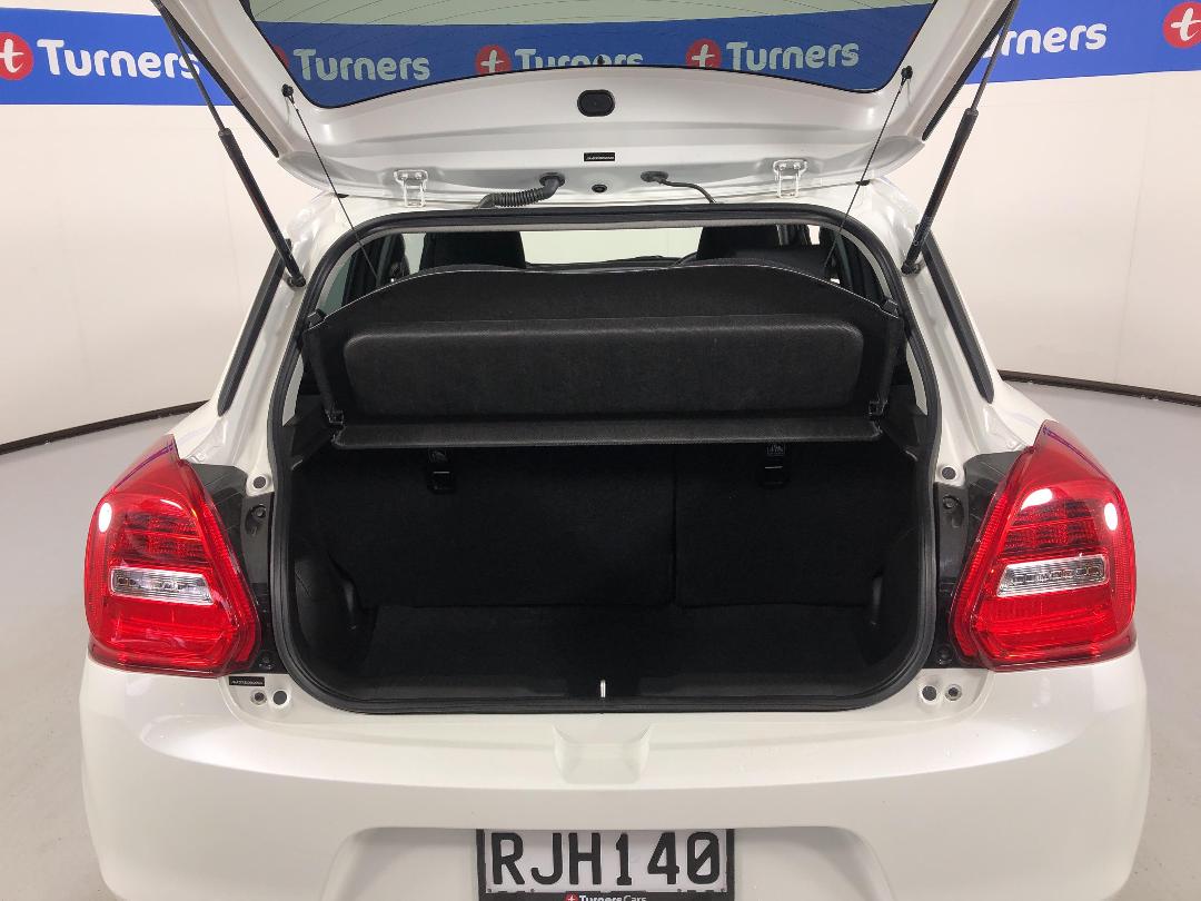 Photo '14' of Suzuki Swift