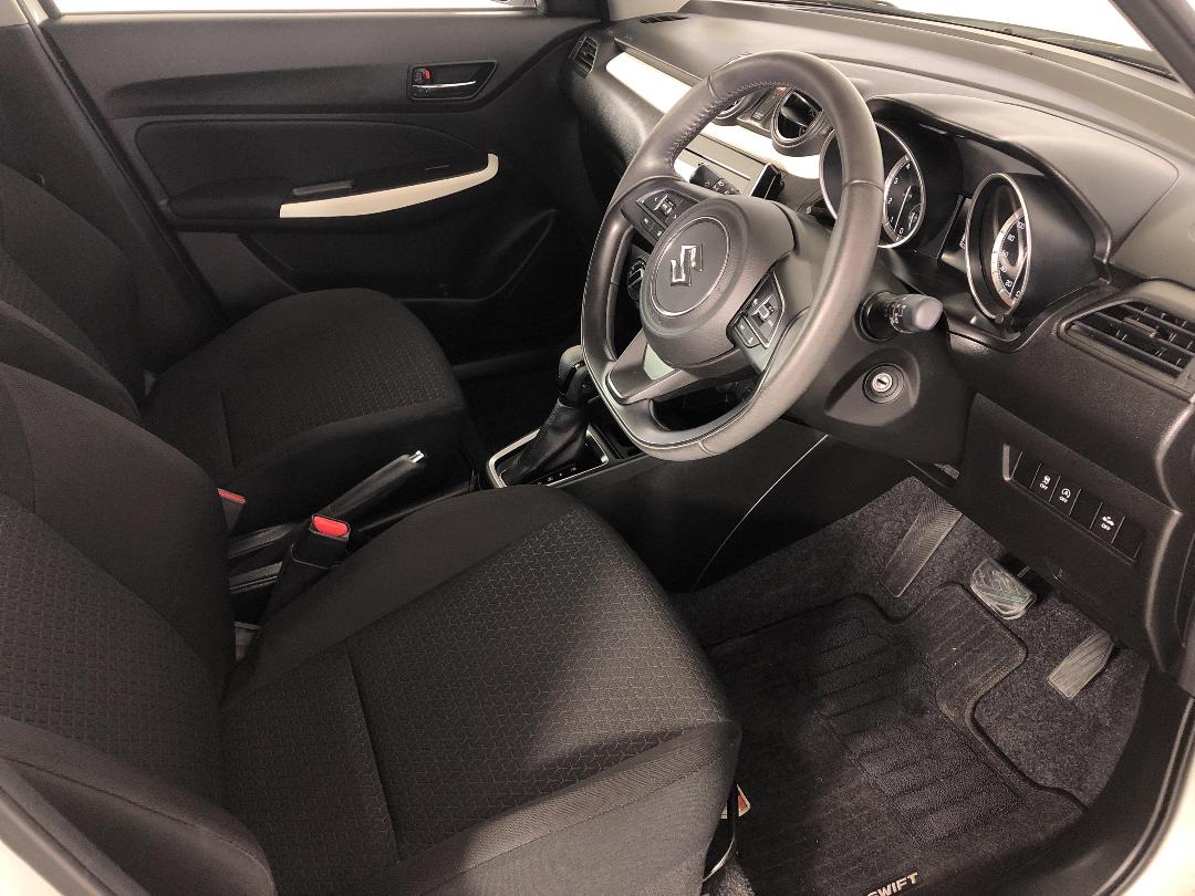 Photo '16' of Suzuki Swift