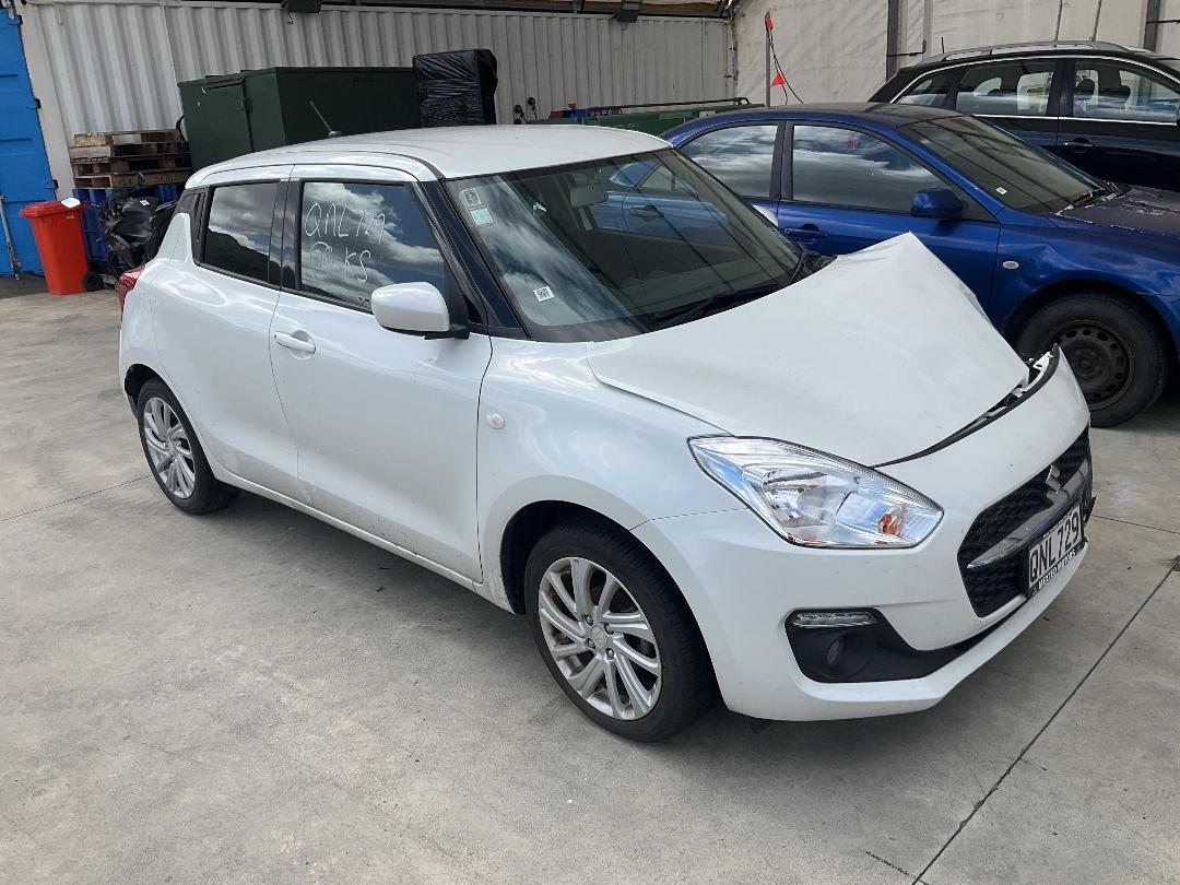 Photo '6' of Suzuki Swift GL Photo '6' of Suzuki Swift GL