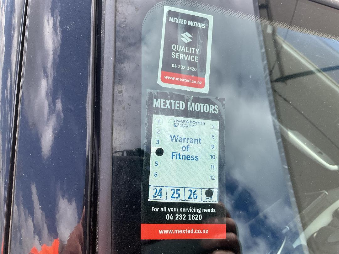 Photo '12' of Suzuki Swift GL Photo '12' of Suzuki Swift GL