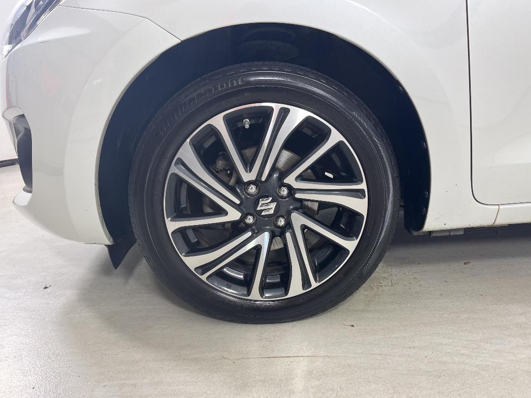 Photo '10' of Suzuki Swift Photo '10' of Suzuki Swift