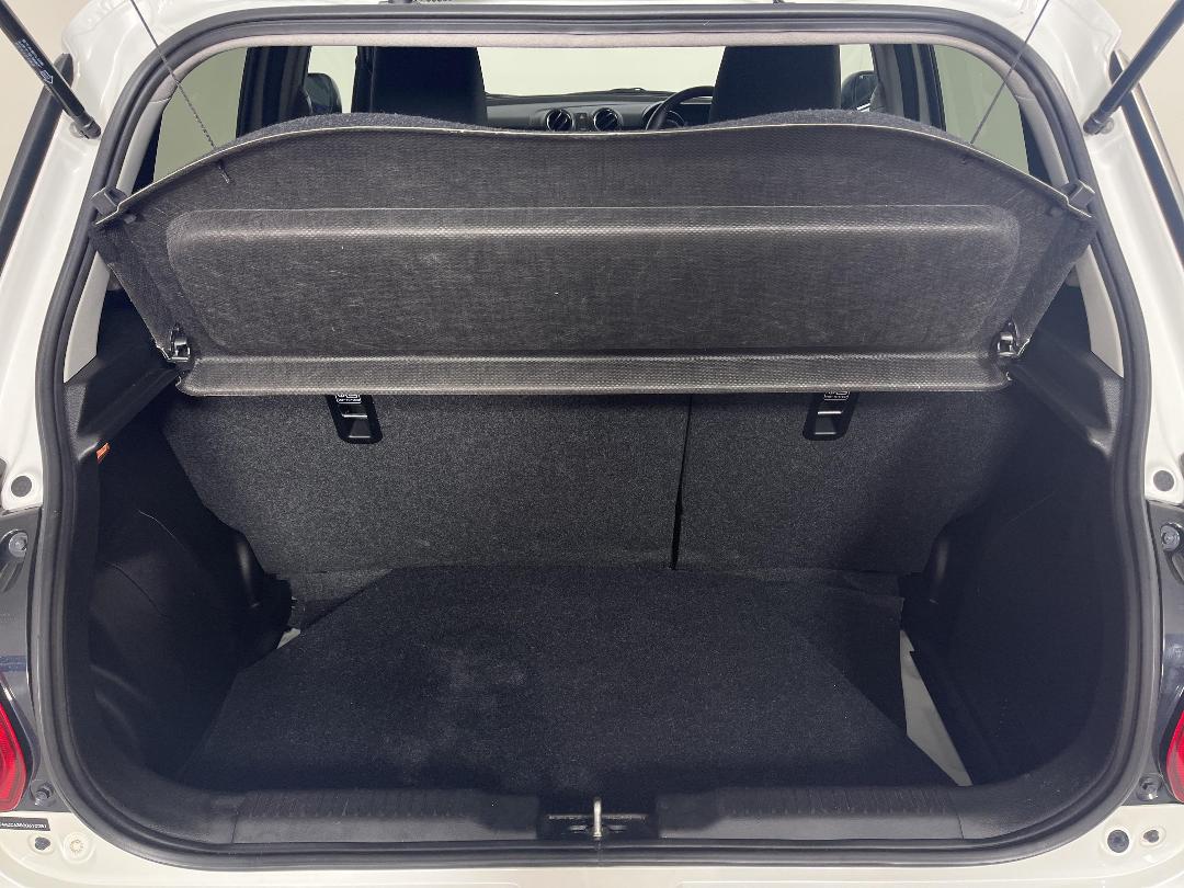 Photo '14' of Suzuki Swift Photo '14' of Suzuki Swift