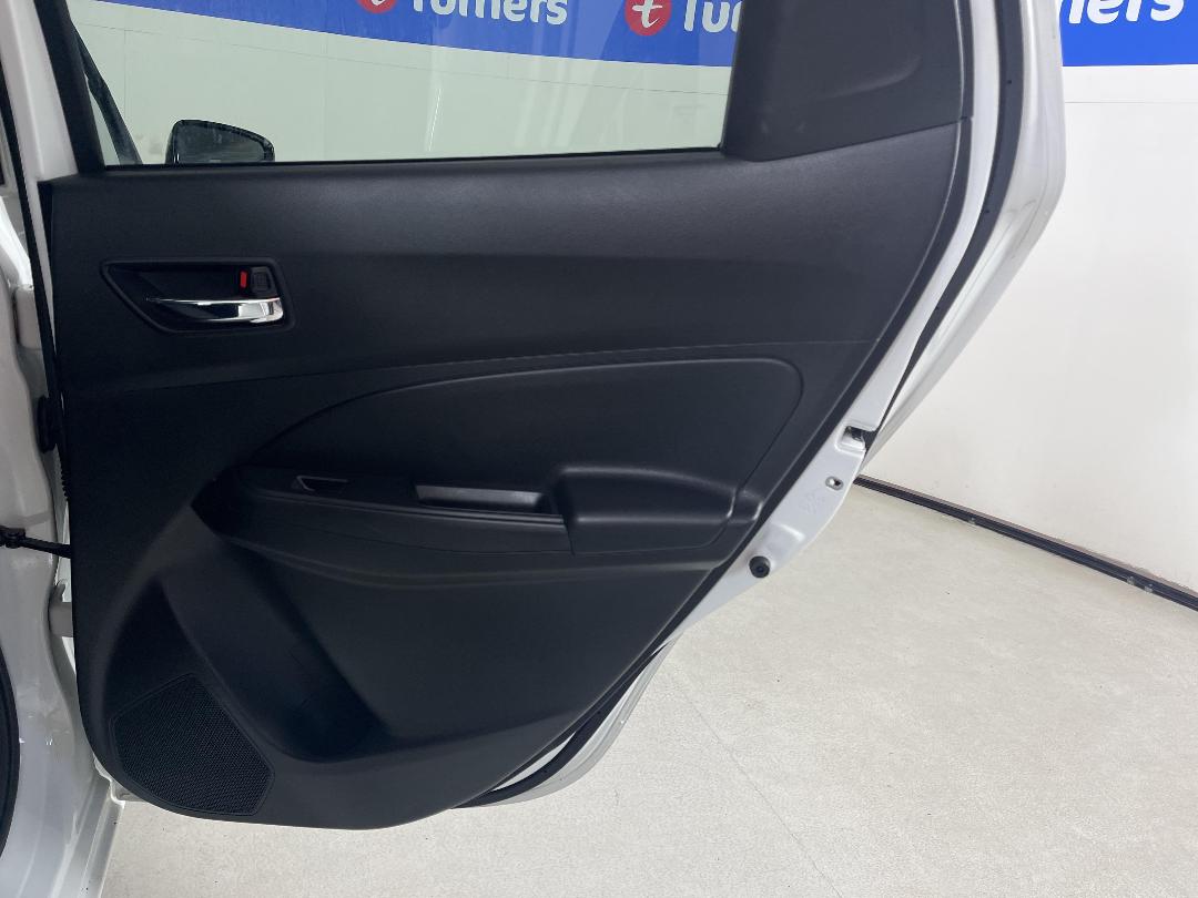 Photo '19' of Suzuki Swift Photo '19' of Suzuki Swift