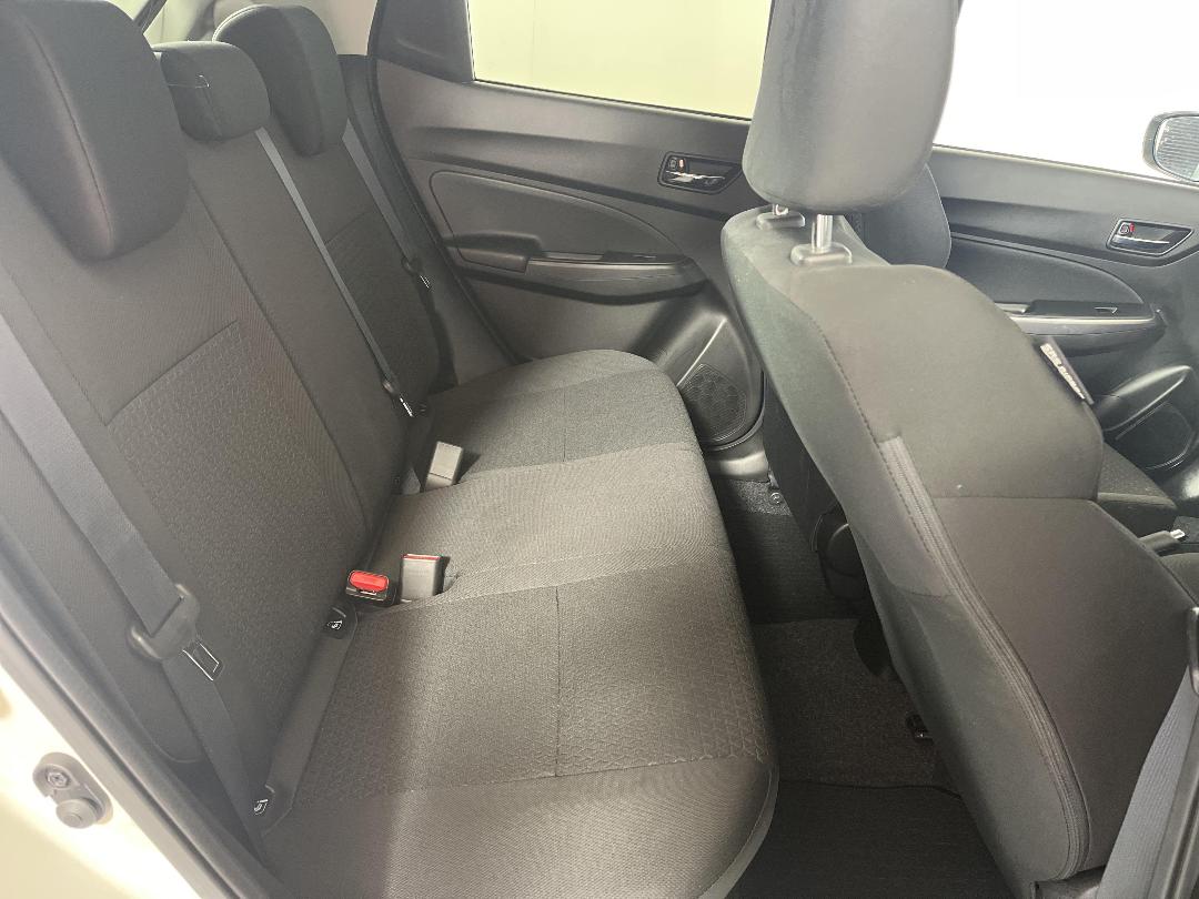 Photo '20' of Suzuki Swift Photo '20' of Suzuki Swift