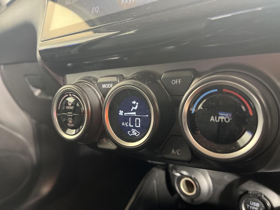 Photo '24' of Suzuki Swift Photo '24' of Suzuki Swift