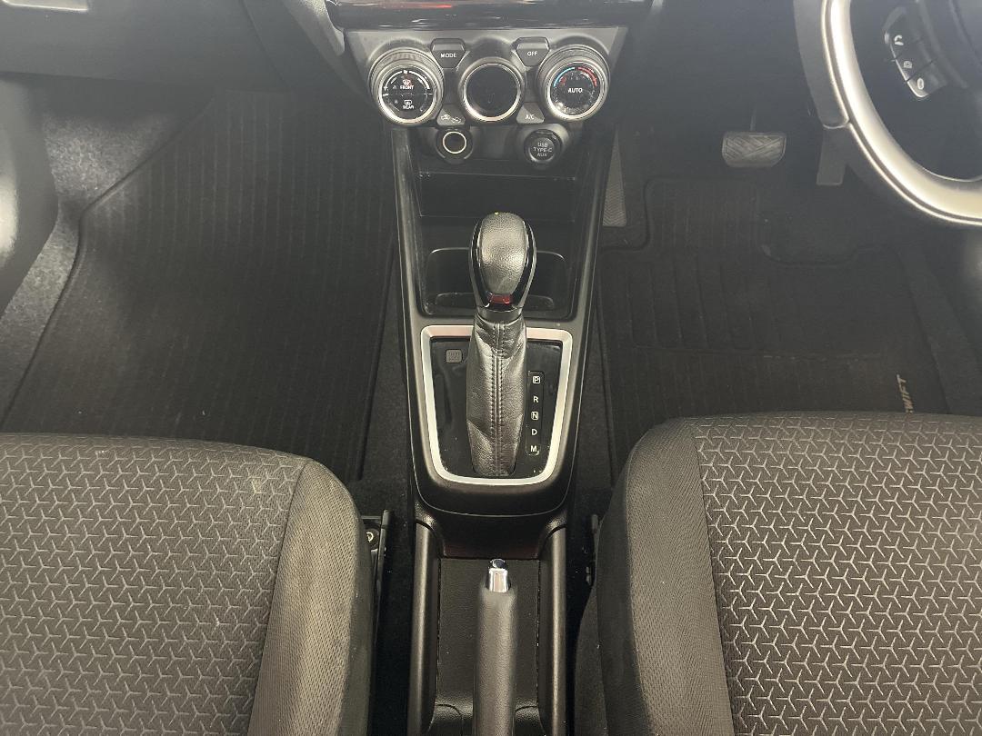 Photo '18' of Suzuki Swift Photo '18' of Suzuki Swift