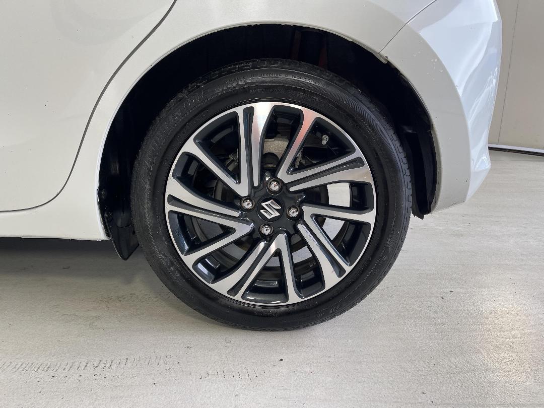 Photo '11' of Suzuki Swift