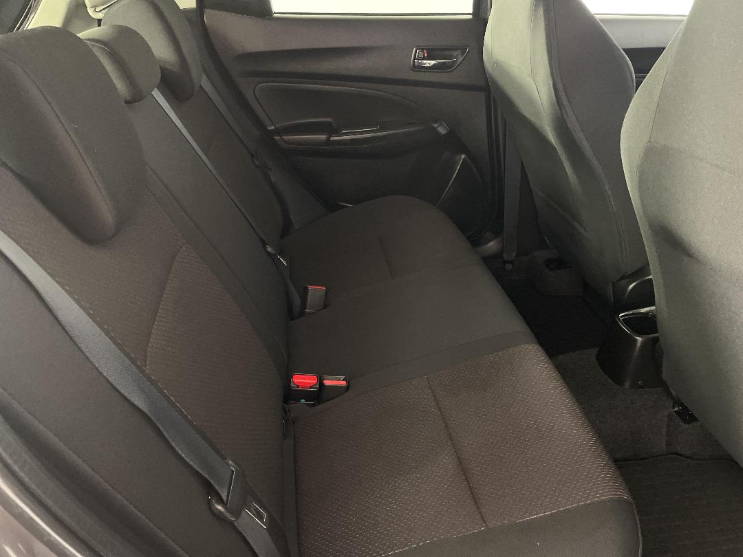 Photo '20' of Suzuki Swift